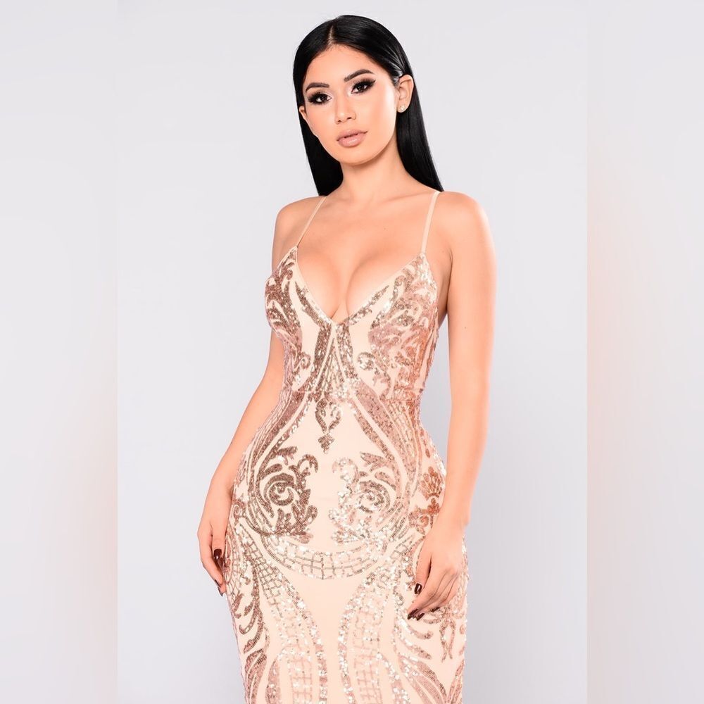 Fashion Nova Women's Rose Gold Neutral Sequin Deep V Mini Dress Size Medium